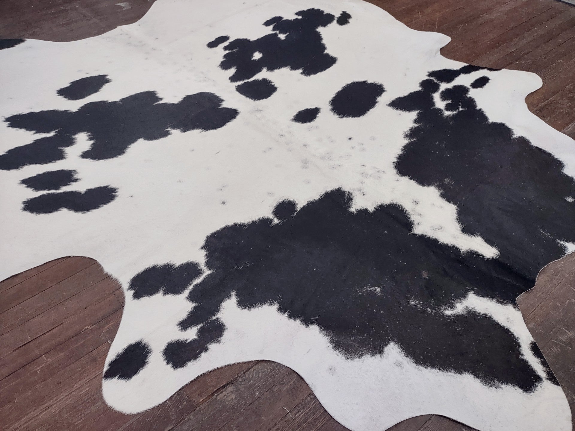 Black & White Spotted Cowhide Rug #2810
