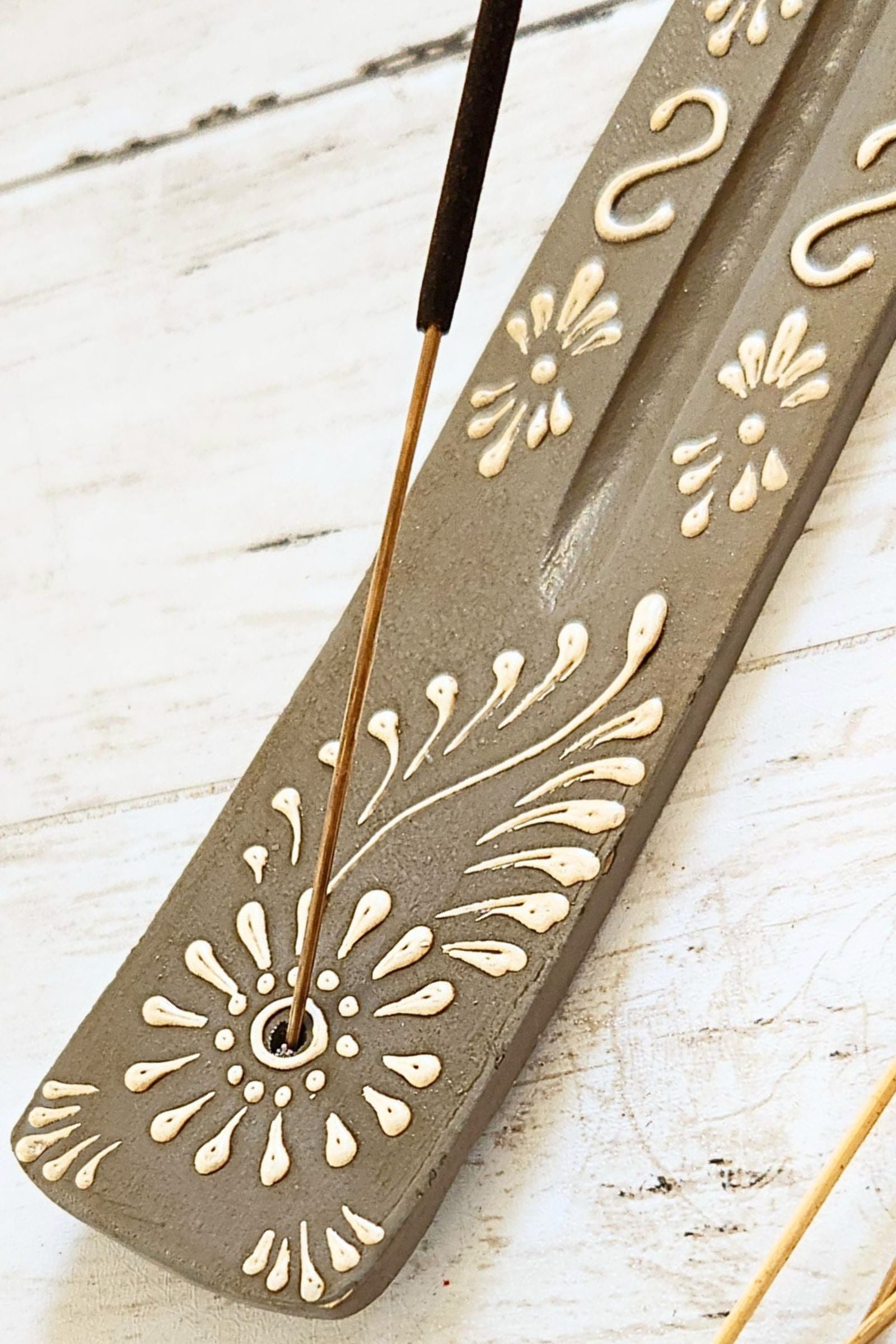 Mango Wood Incense Holder - Floral Gray
