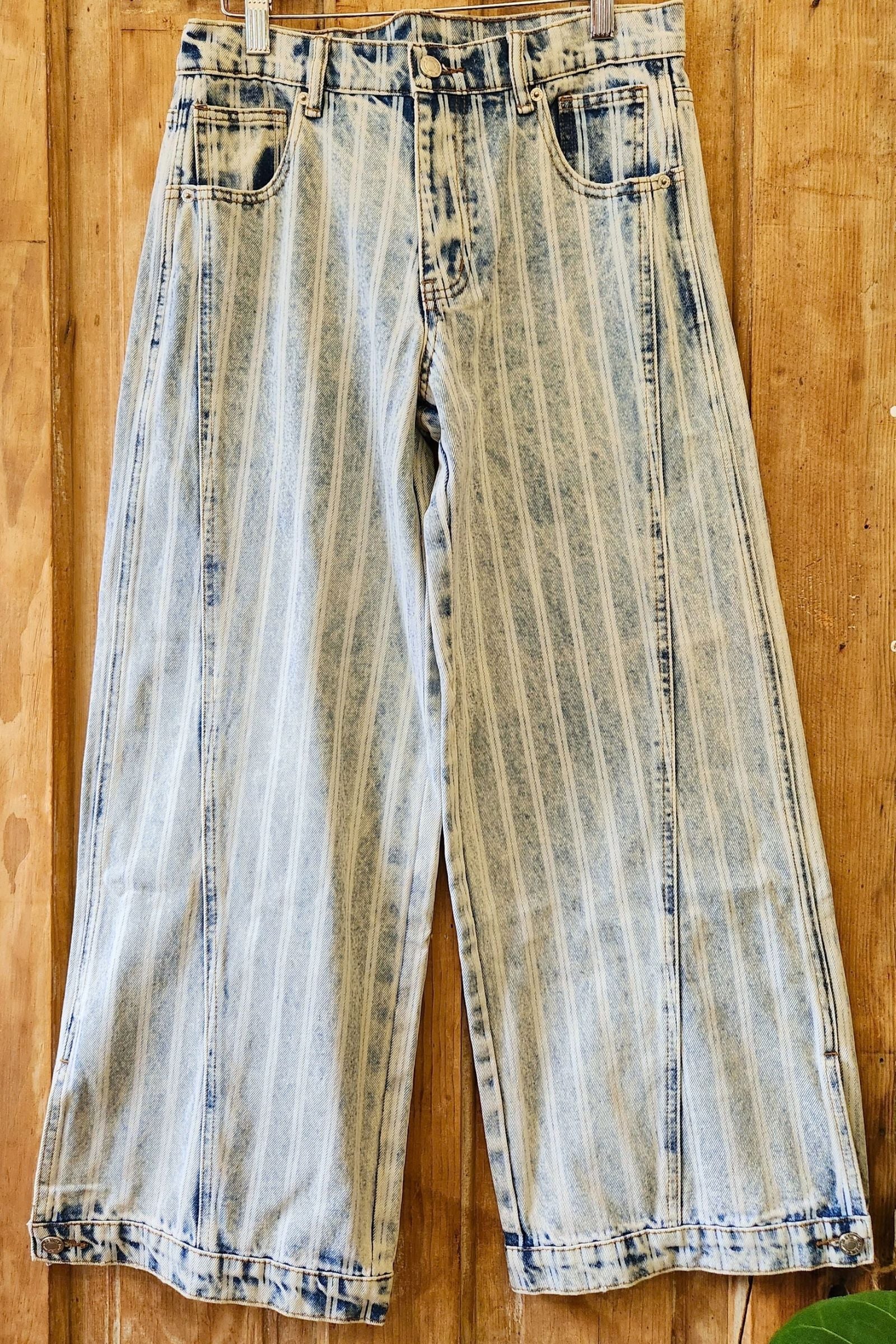 Striped Denim Balloon Washed Jeans