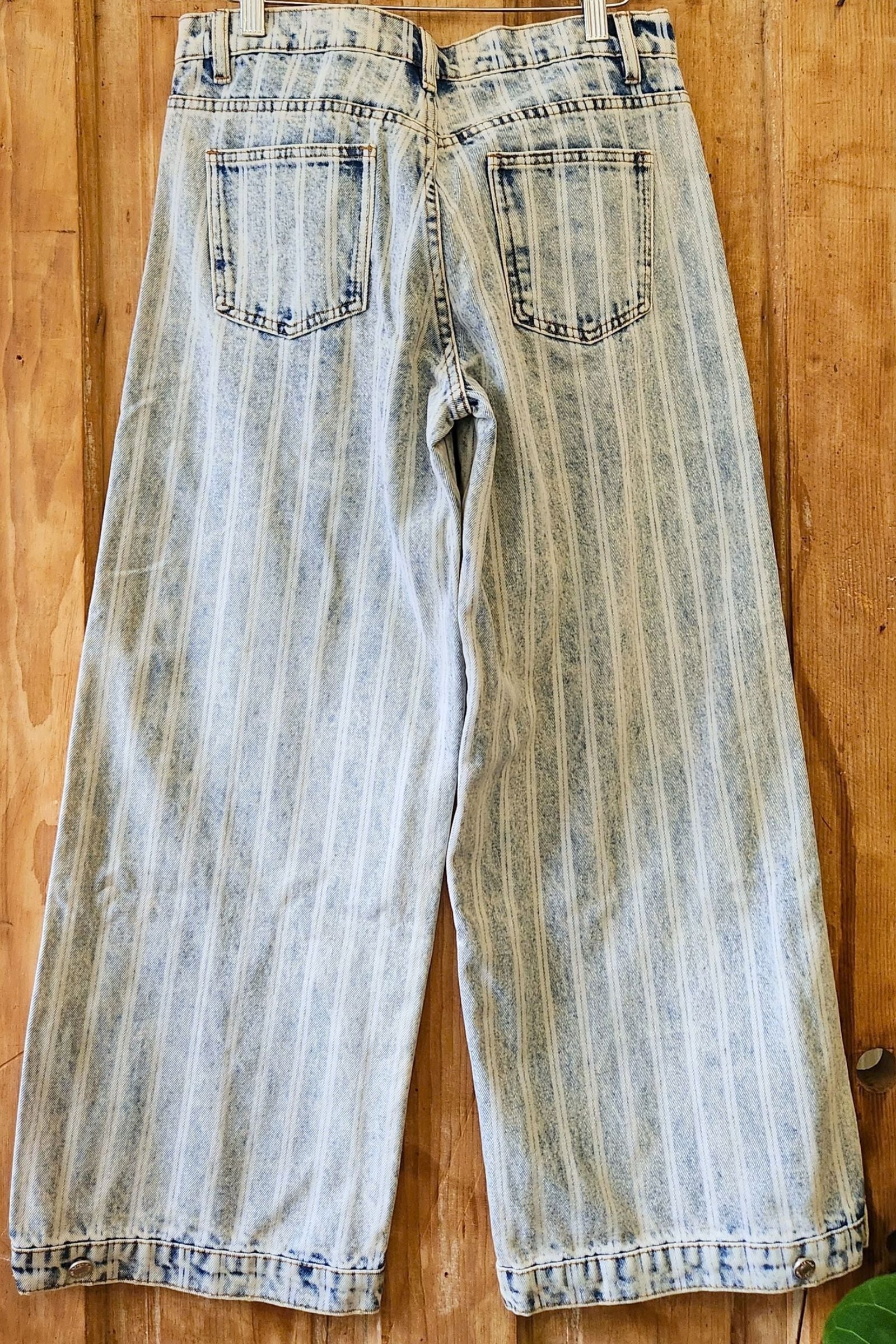 Striped Denim Balloon Washed Jeans
