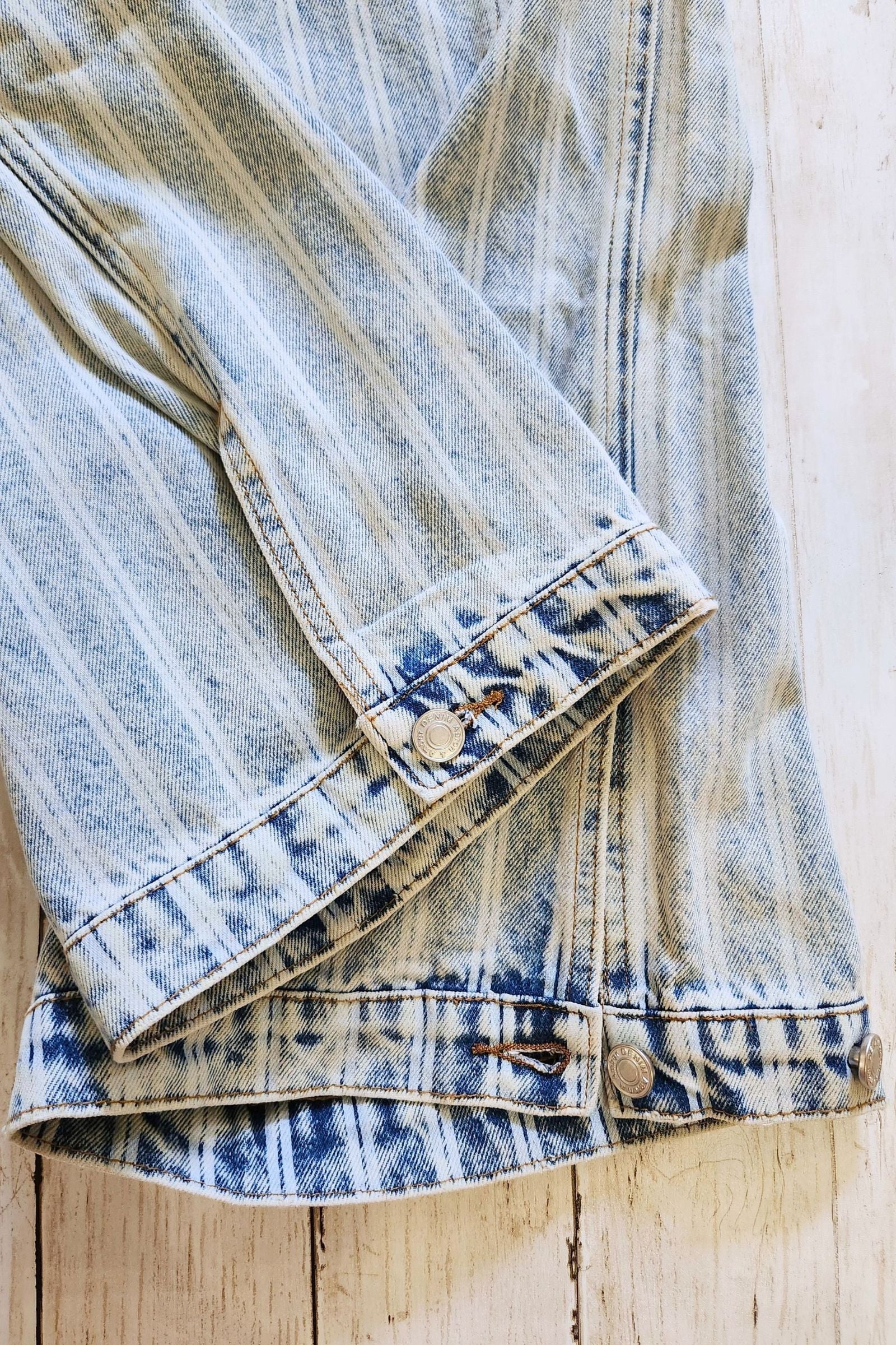 Striped Denim Balloon Washed Jeans