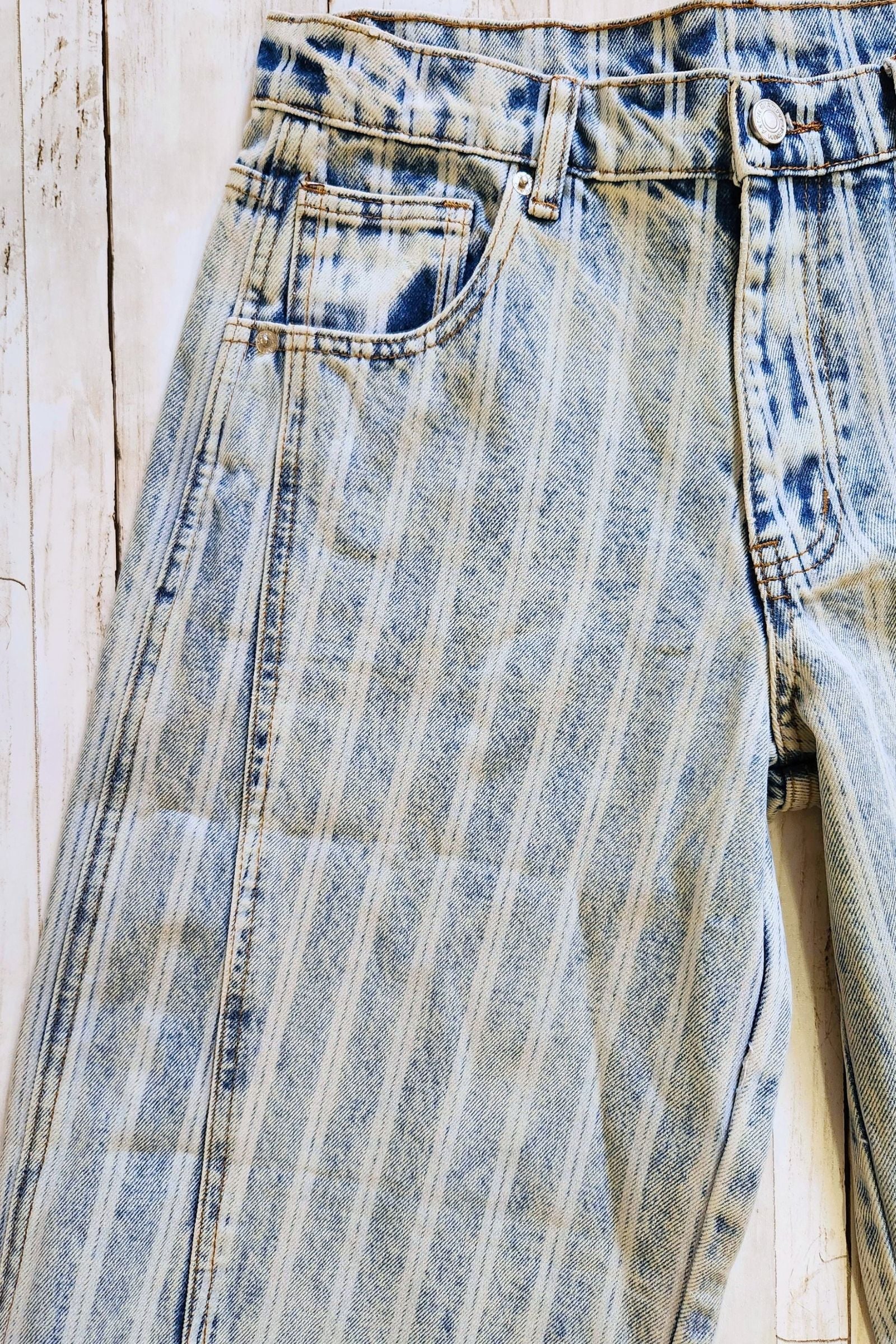 Striped Denim Balloon Washed Jeans