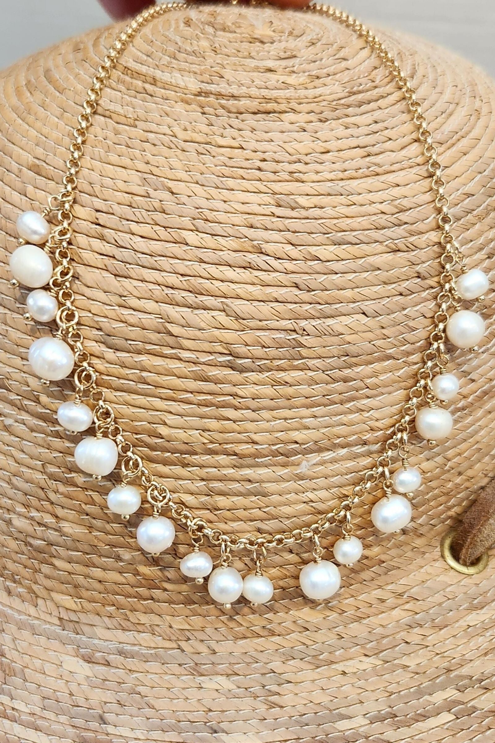 Michelena Pearl Dangle Necklace