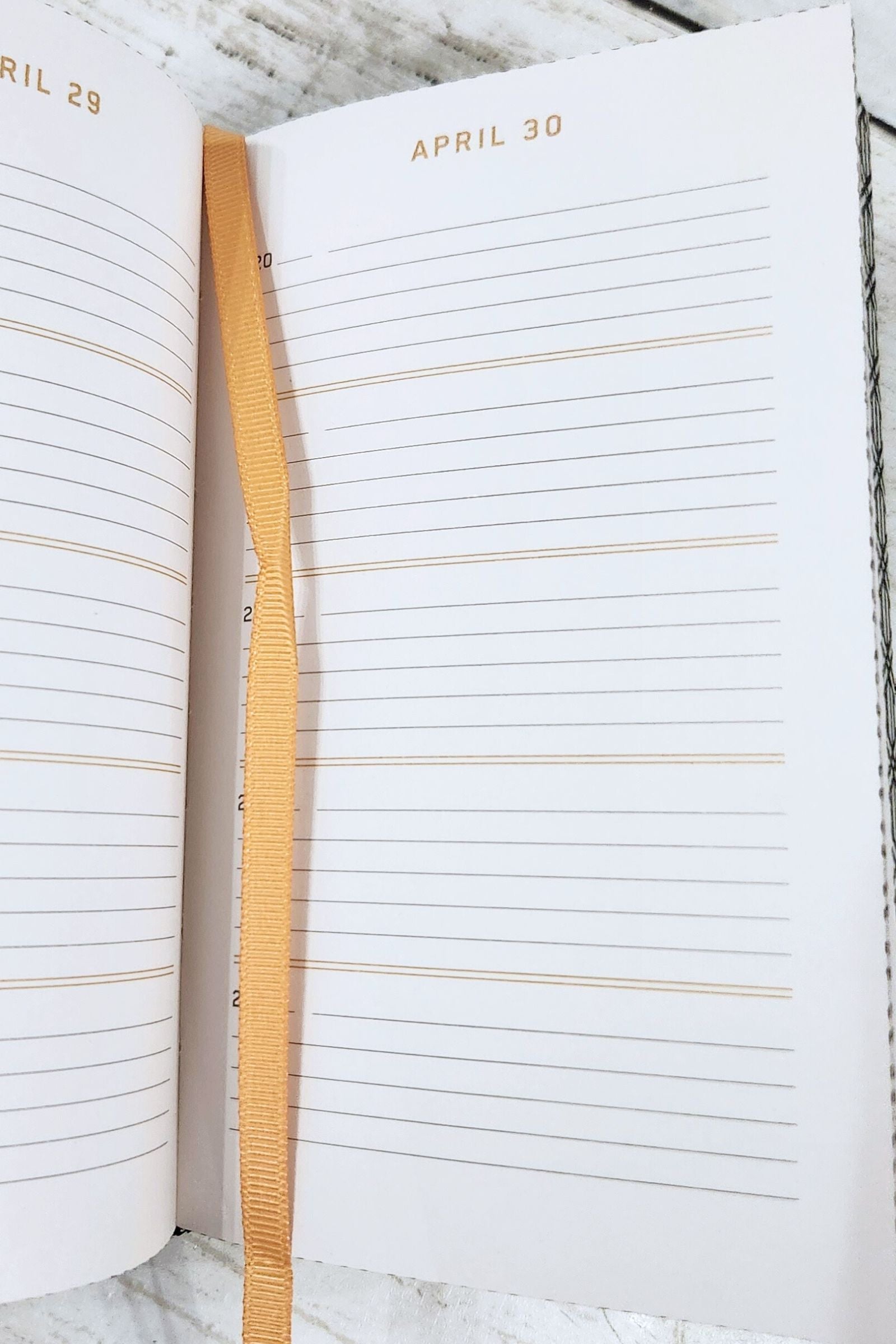 One Line a Day: A 5 Year Memory Book - Denim Edition