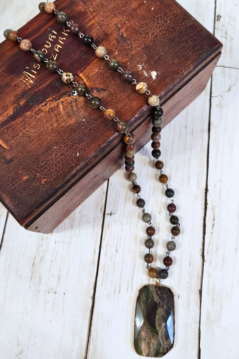 Patty Dark Stone Agate Pendant Necklace