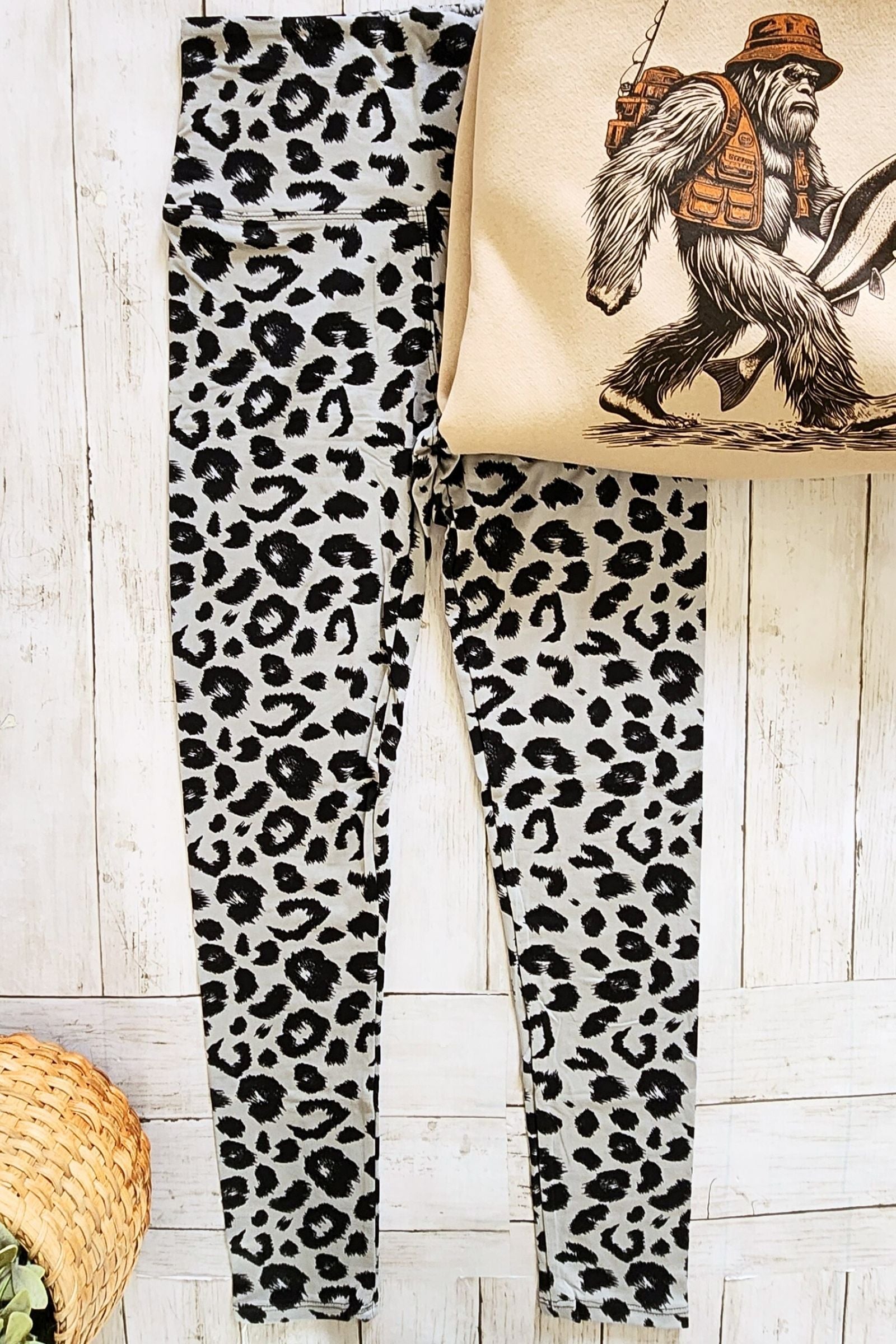 Black & Gray Leopard Print Yoga Legging