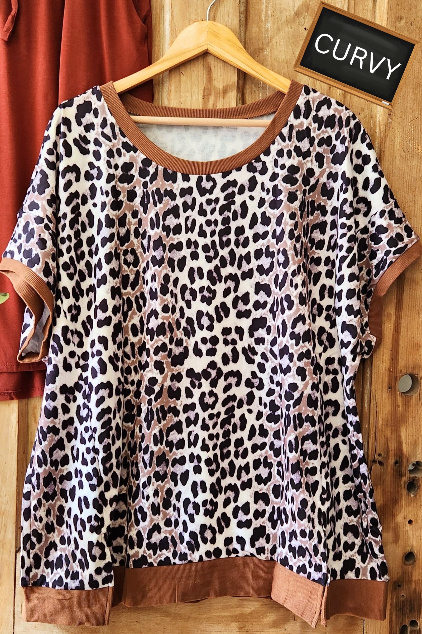 CURVY Leopard Contrast Short Sleeve Top