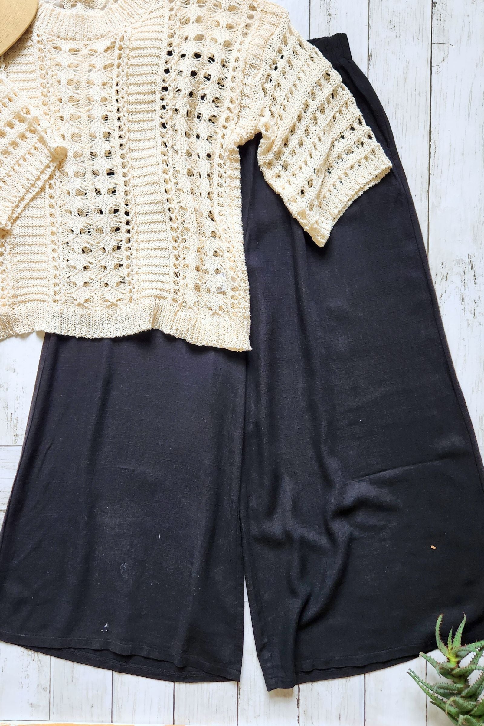 Black Woven Crepe Cropped Pants