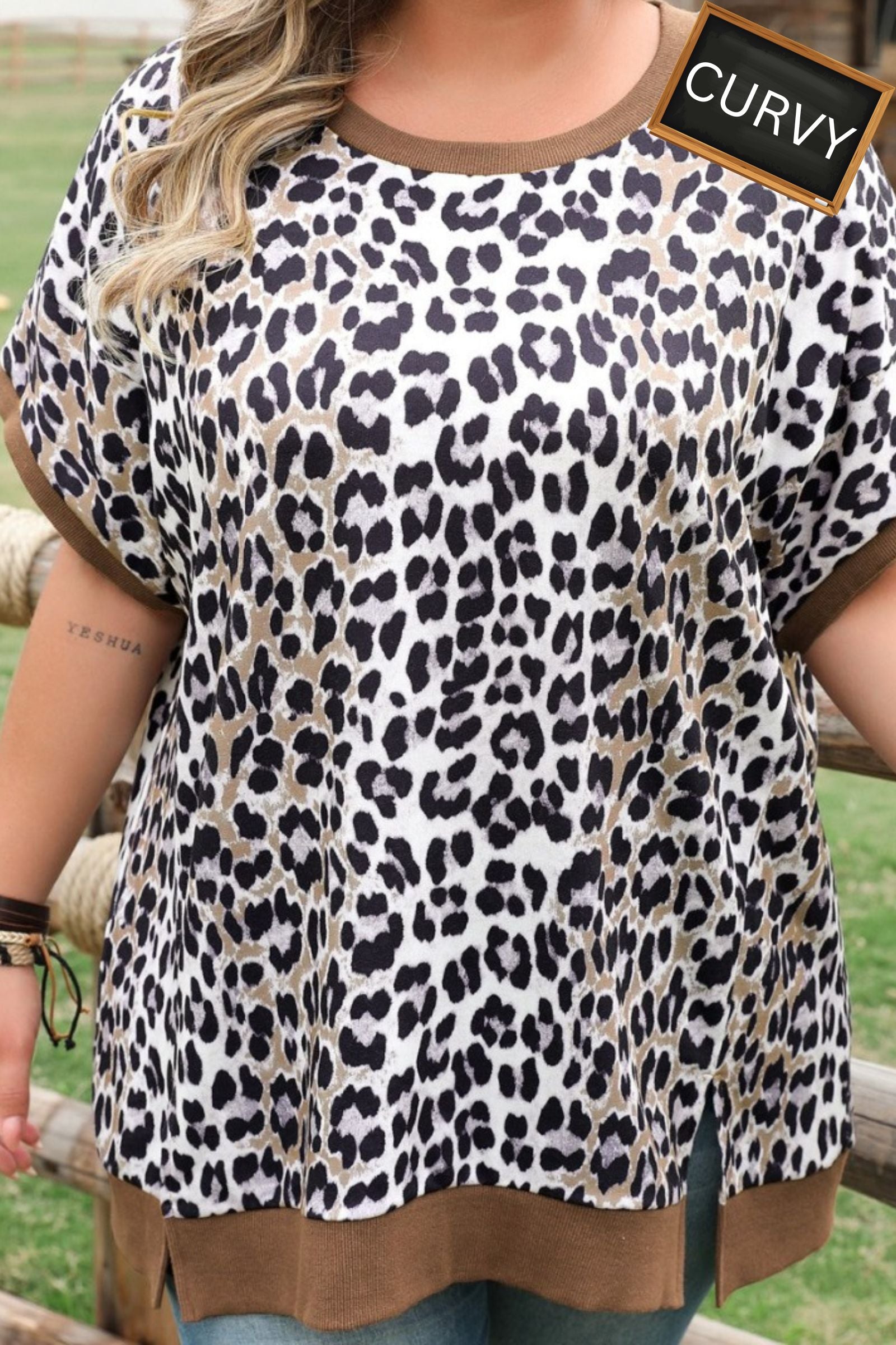 CURVY Leopard Contrast Short Sleeve Top