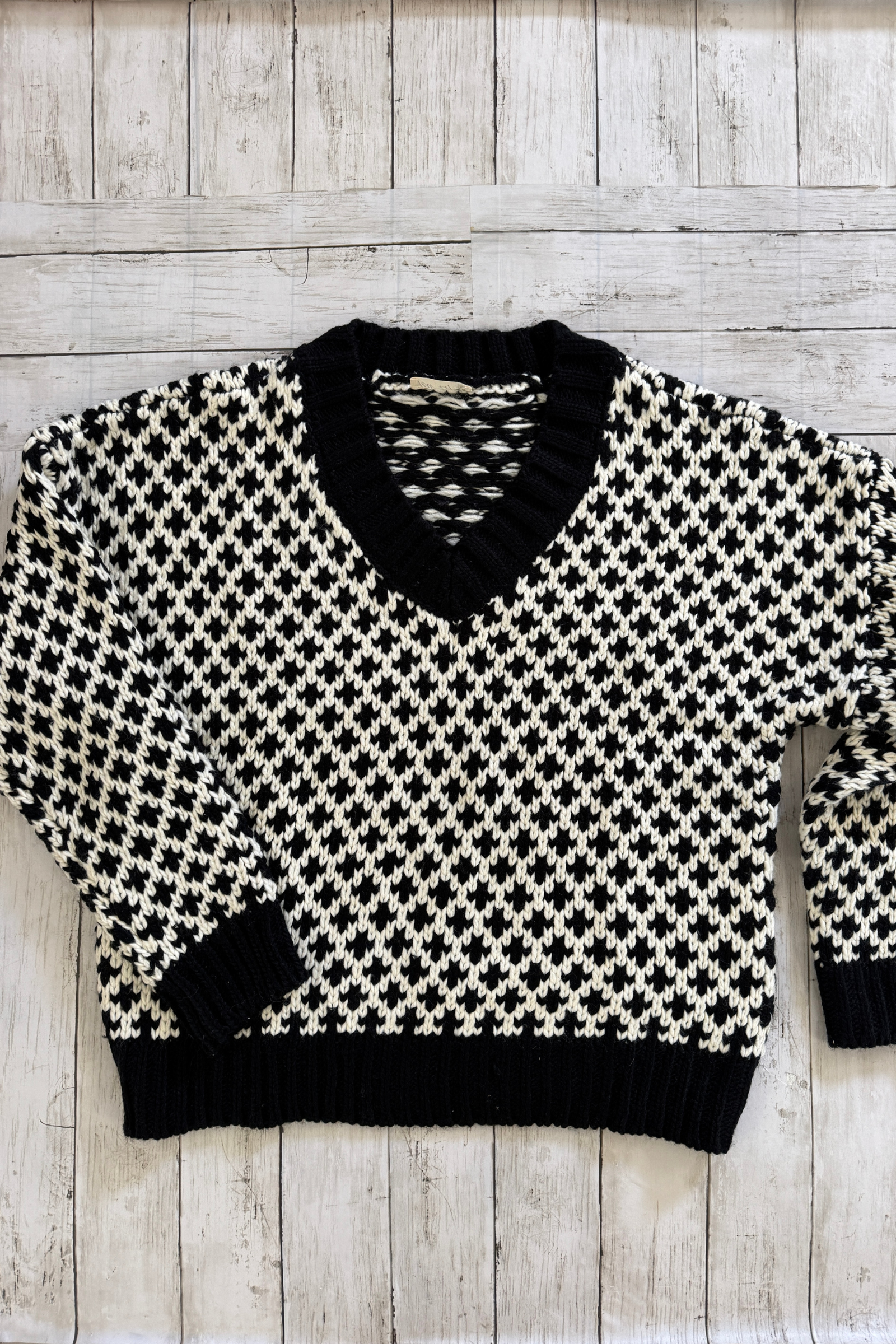 Black & White Knit Sweater Top