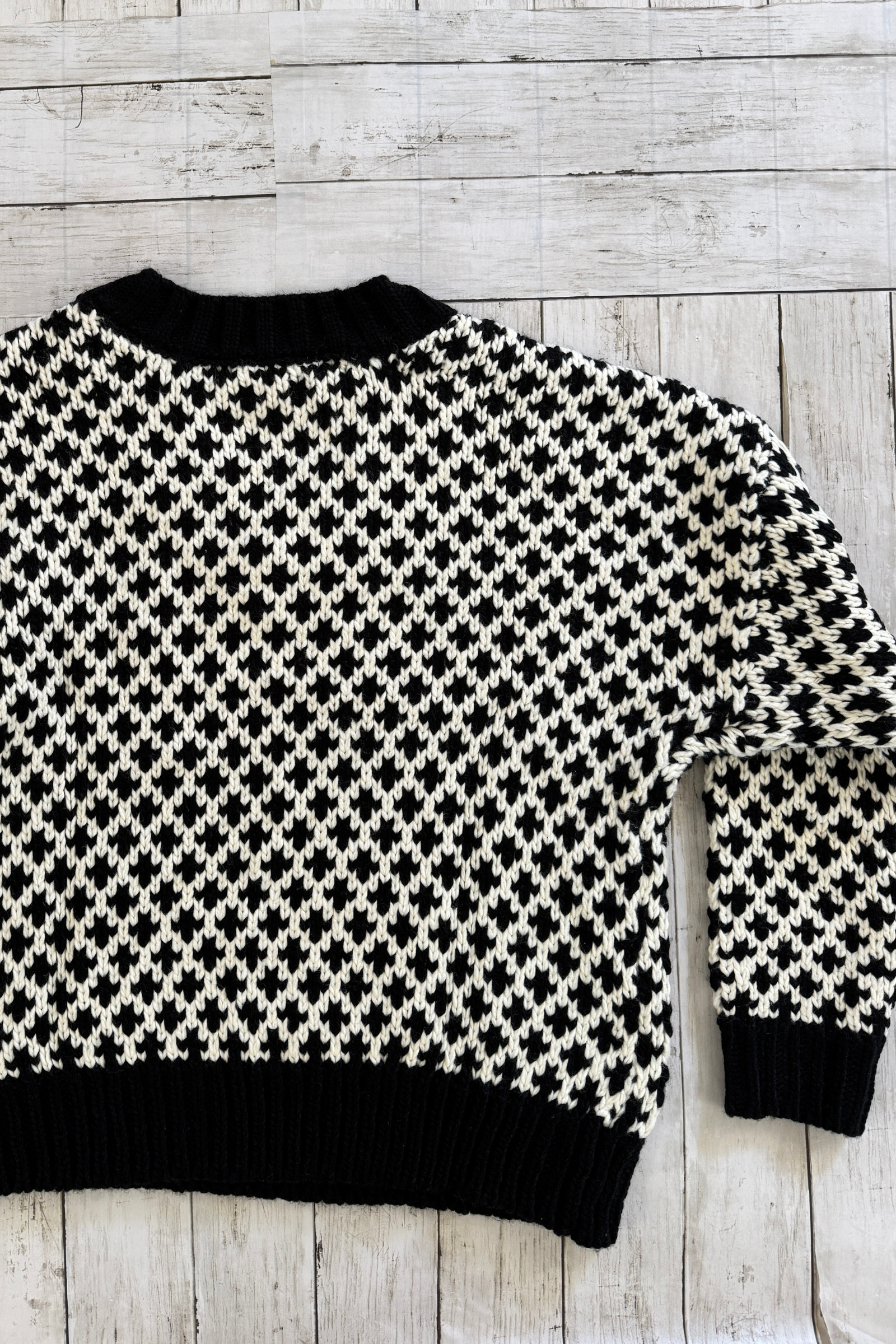 Black & White Knit Sweater Top