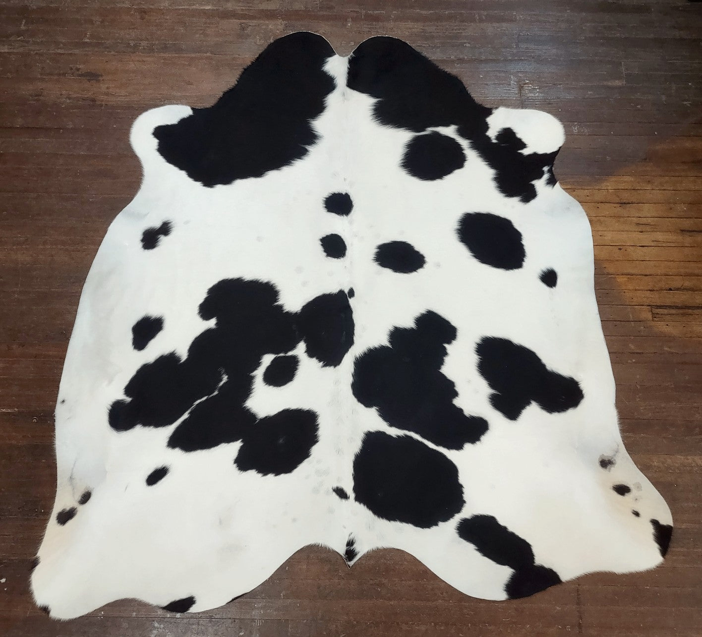 Black & White Spotted Cowhide Rug #2895