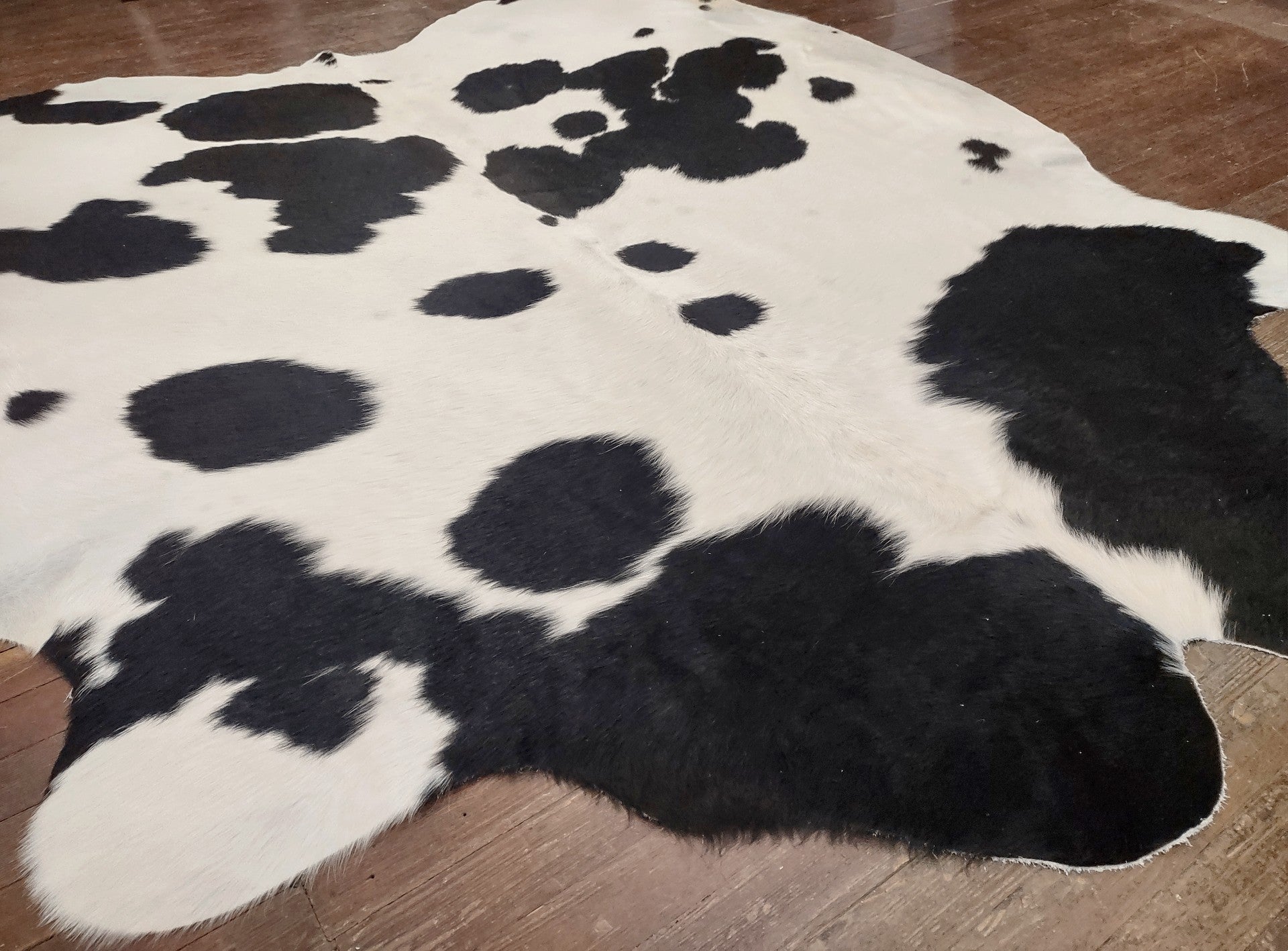 Black & White Spotted Cowhide Rug #2895