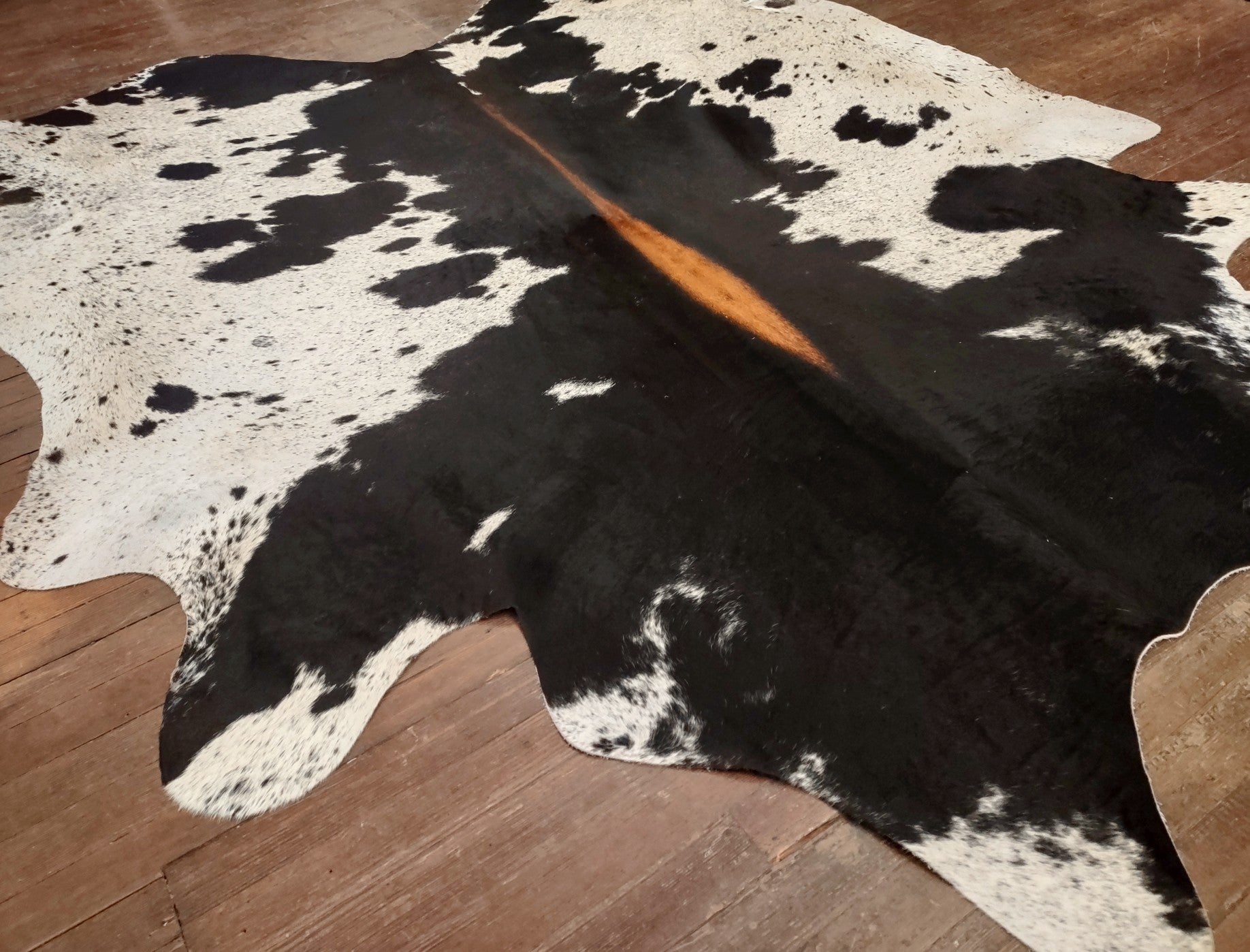 Black & White Spotted Cowhide Rug #3016