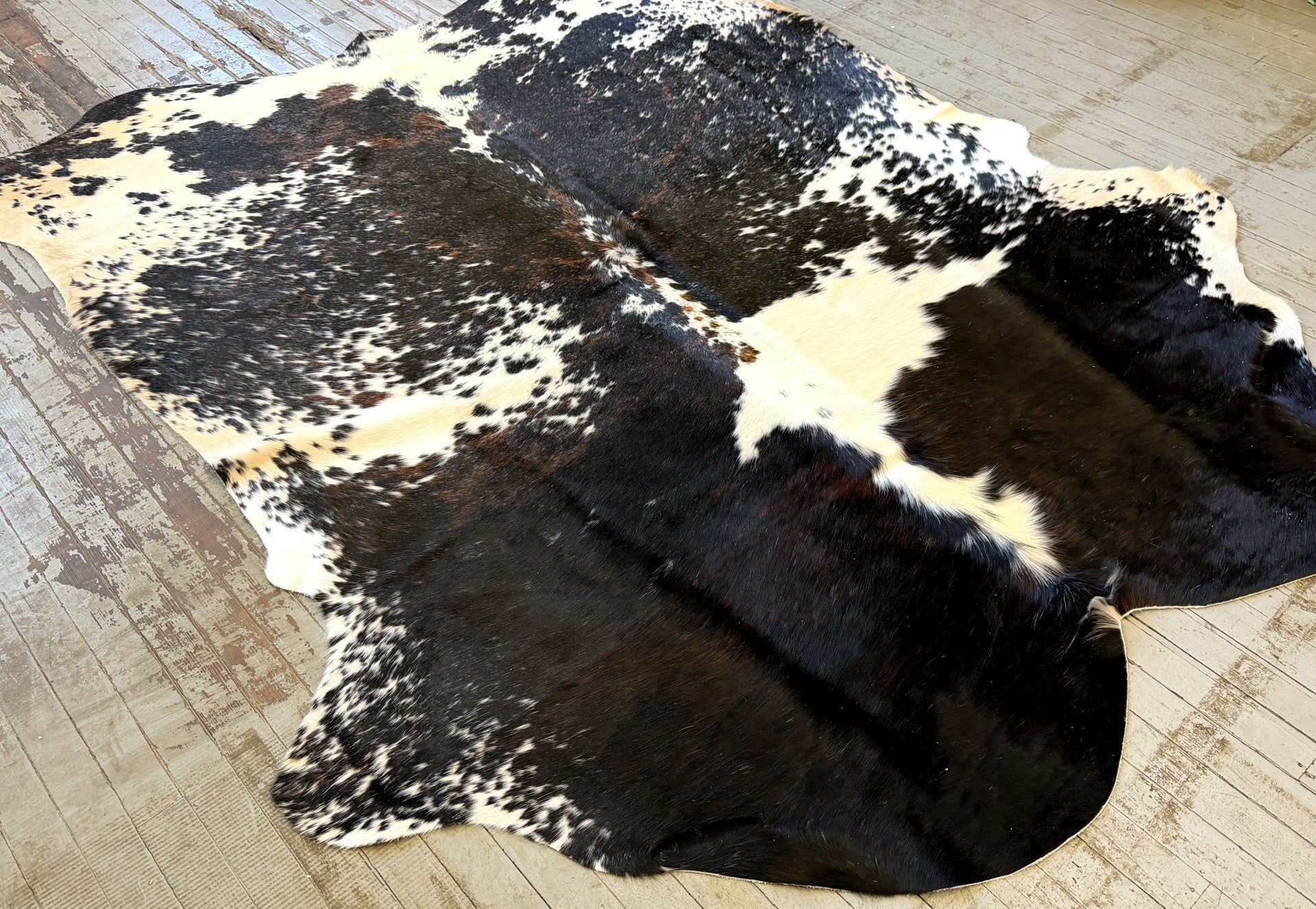 Black & White Spotted Cowhide Rug #3135