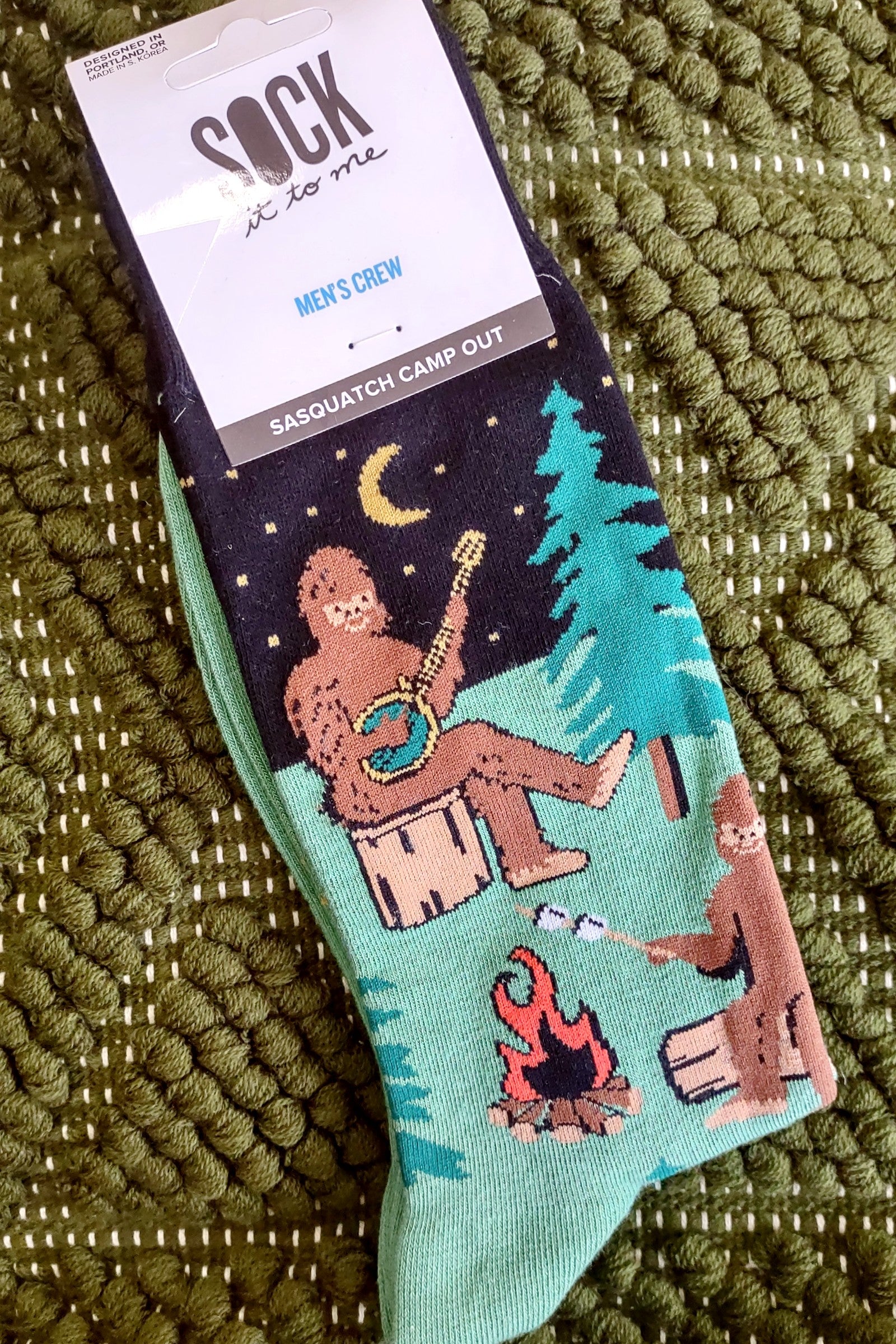 Sasquatch Camp Out Men's Crew Socks