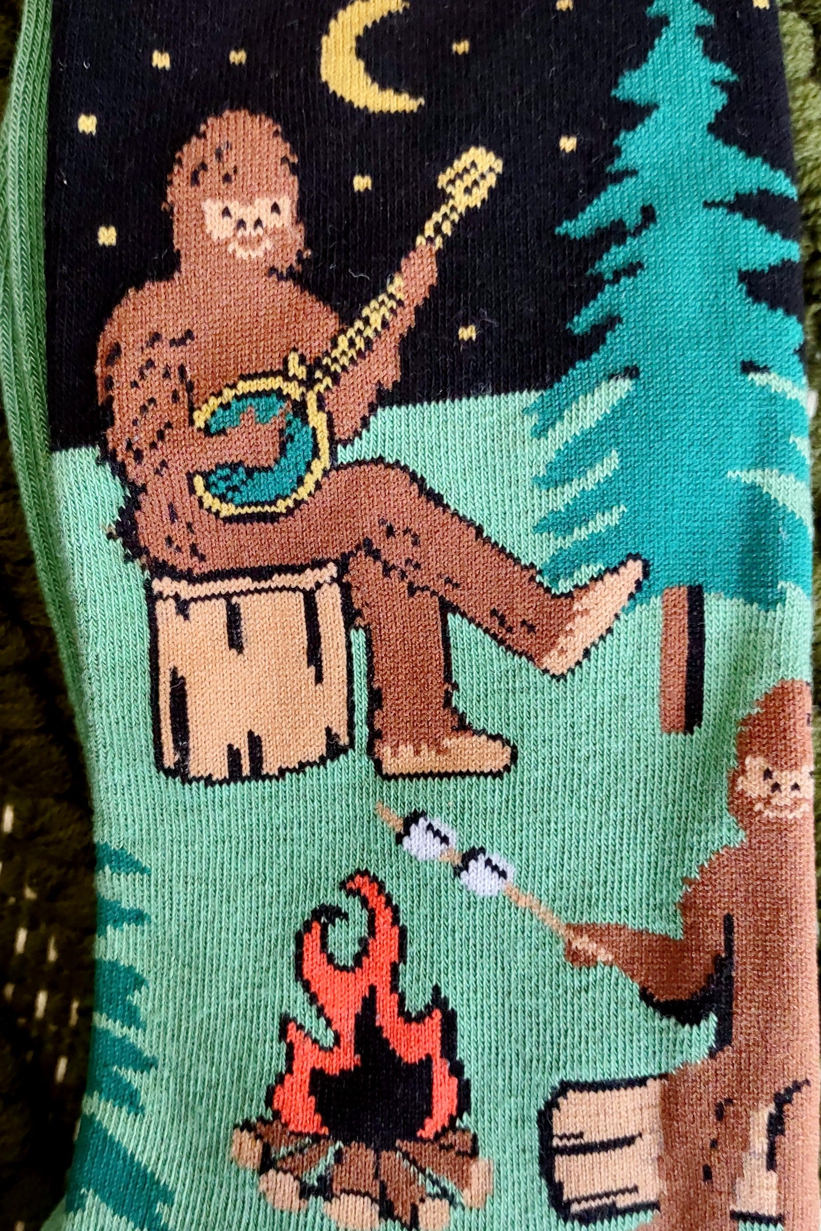 Sasquatch Camp Out Men's Crew Socks